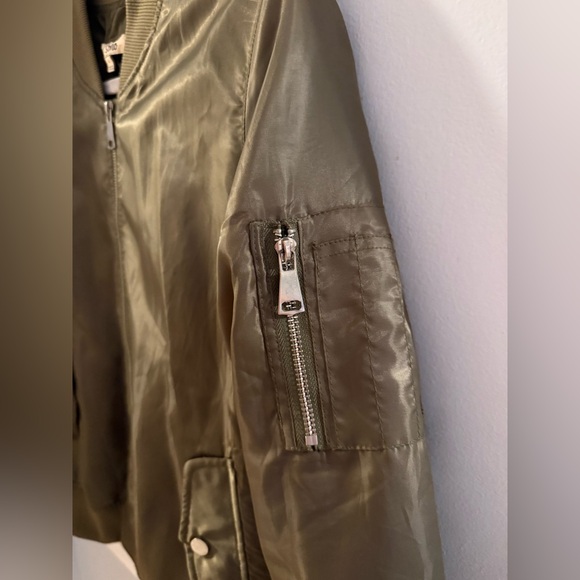 Women’s Ci Sono Military Green Bomber Jacket - Picture 3 of 5